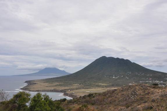 Como dois irmãos, o The Quill, em Sint Statius e o Liamuiga, em St. Kitts (Caribe)